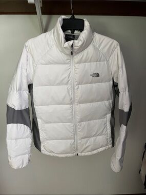 The North Face Women’s White and Gray Puffer Jacket
